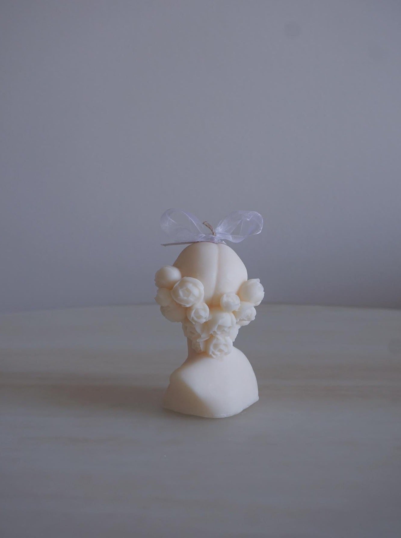 Closed-eyes Lady