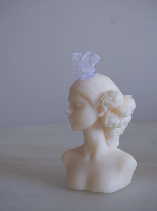 Closed-eyes Lady